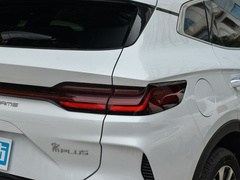 2024款 荣耀版 EV 520km 尊贵型