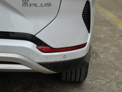 2024款 荣耀版 EV 520km 尊贵型