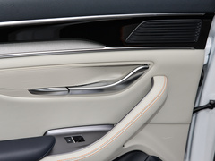 2024款 荣耀版 EV 520km 尊贵型