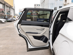 2024款 荣耀版 EV 520km 尊贵型