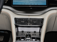 2024款 荣耀版 EV 520km 尊贵型