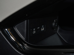 2024款 荣耀版 EV 520km 尊贵型
