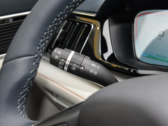 2024款 荣耀版 EV 520km 尊贵型