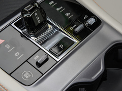 2024款 荣耀版 EV 520km 尊贵型