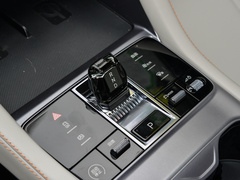 2024款 荣耀版 EV 520km 尊贵型