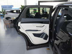 2024款 荣耀版 EV 520km 旗舰型