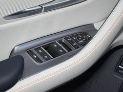 2024款 荣耀版 EV 520km 旗舰型
