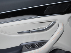 2024款 荣耀版 EV 520km 旗舰型