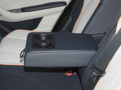 2024款 荣耀版 EV 520km 旗舰型