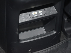 2024款 荣耀版 EV 520km 旗舰型