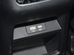 2024款 荣耀版 EV 520km 旗舰型