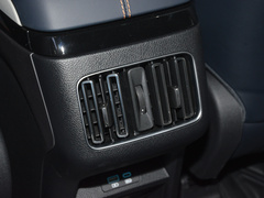 2024款 荣耀版 EV 520km 旗舰型