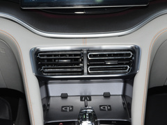 2024款 荣耀版 EV 520km 旗舰型