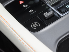 2024款 荣耀版 EV 520km 旗舰型