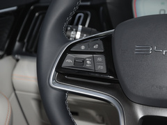 2024款 荣耀版 EV 520km 旗舰型
