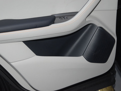 2024款 荣耀版 EV 520km 旗舰型