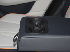 2024款 荣耀版 EV 520km 旗舰型