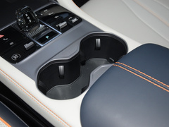 2024款 荣耀版 EV 520km 旗舰型