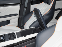 2024款 荣耀版 EV 520km 旗舰型