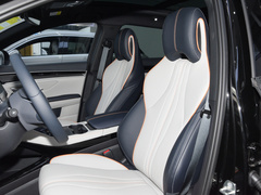 2024款 荣耀版 EV 520km 旗舰型