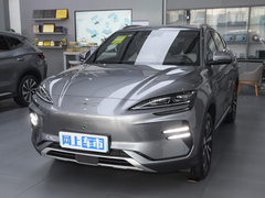 2024款 荣耀版 EV 520km 旗舰型