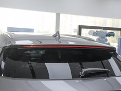 2024款 荣耀版 EV 520km 旗舰型