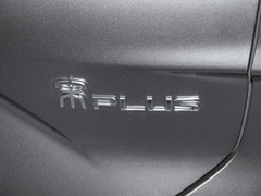 2024款 荣耀版 EV 520km 旗舰型