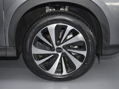 2024款 荣耀版 EV 520km 旗舰型