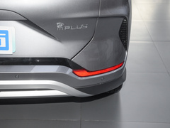 2024款 荣耀版 EV 520km 旗舰型