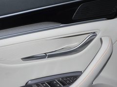 2024款 荣耀版 EV 520km 旗舰型