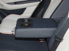 2024款 荣耀版 EV 520km 旗舰型