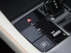 2024款 荣耀版 EV 520km 旗舰型