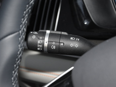 2024款 荣耀版 EV 520km 旗舰型
