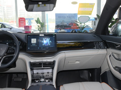 2024款 荣耀版 EV 520km 旗舰型