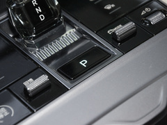 2024款 荣耀版 EV 520km 旗舰型