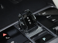 2024款 荣耀版 EV 520km 旗舰型