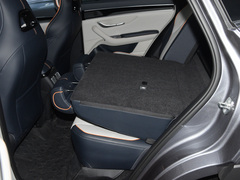 2024款 荣耀版 EV 520km 旗舰型