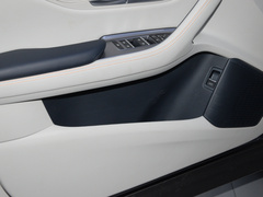 2024款 荣耀版 EV 520km 旗舰型