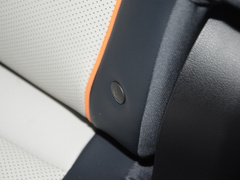 2024款 荣耀版 EV 520km 旗舰型