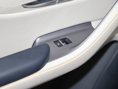 2024款 荣耀版 EV 520km 旗舰型