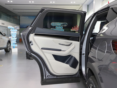 2024款 荣耀版 EV 520km 旗舰型