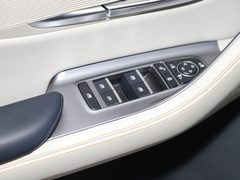 2024款 荣耀版 EV 520km 旗舰型