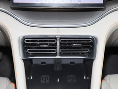 2024款 荣耀版 EV 520km 旗舰型