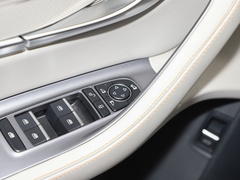 2024款 荣耀版 EV 520km 旗舰型