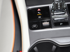 2024款 荣耀版 EV 520km 旗舰型