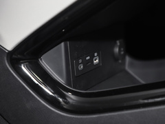 2024款 荣耀版 EV 520km 旗舰型