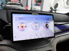 2024款 荣耀版 EV 520km 旗舰型