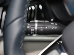 2024款 荣耀版 EV 520km 旗舰型