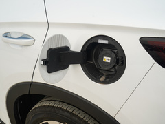 2024款 荣耀版 EV 605km 旗舰PLUS