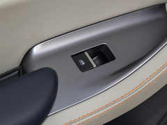 2024款 荣耀版 EV 605km 旗舰PLUS